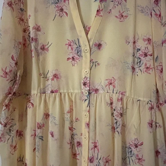 Torrid Pale Yellow Hi-Lo Tunic with Pink Floral Pattern - Picture 4 of 8